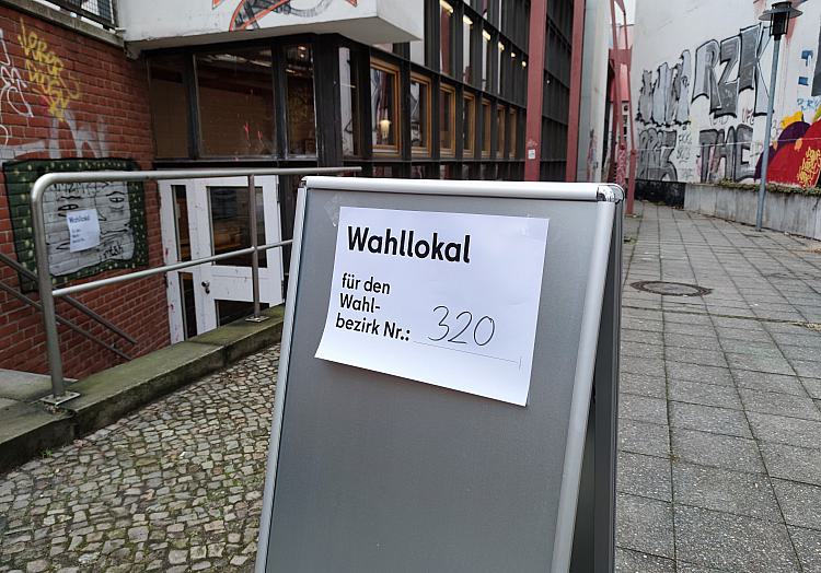 Berliner Wahllokal am 12.02.2023, über dts Nachrichtenagentur