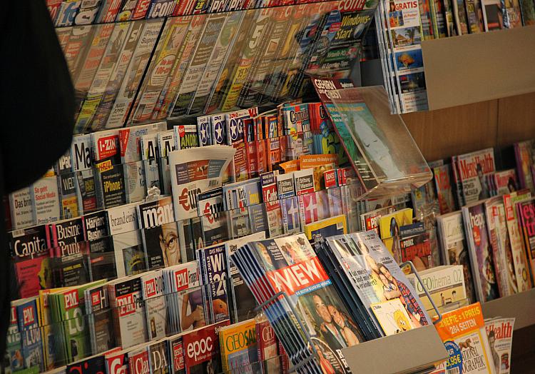 Zeitschriften an einem Kiosk, über dts Nachrichtenagentur