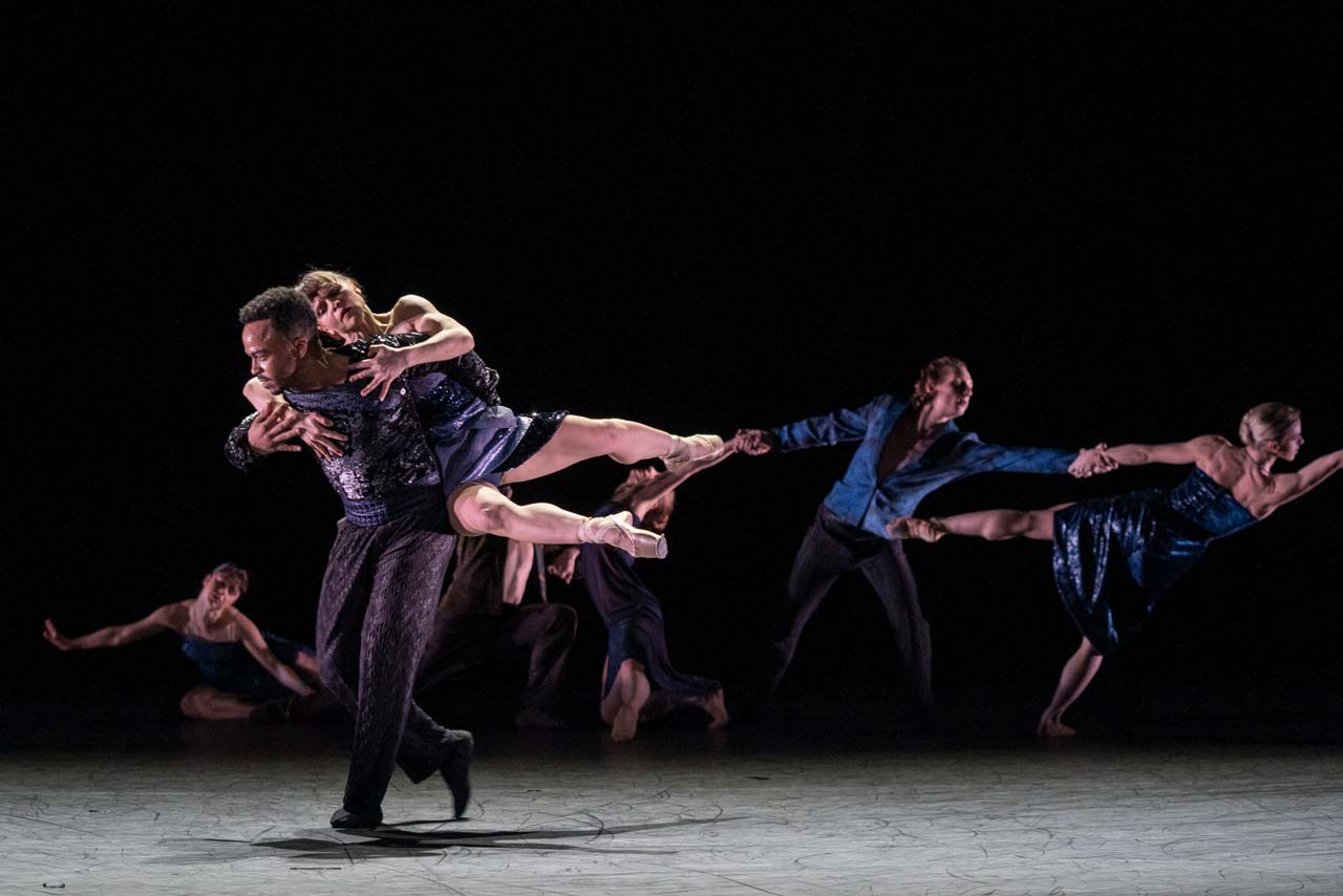 Oldenburgs Ballettchef Antoine Jully zeigt in „Fünf Tangos“ emotionalen Tango der modernen Art am Ende des dreiteiligen Ballettabends „Energetic Emotions“.