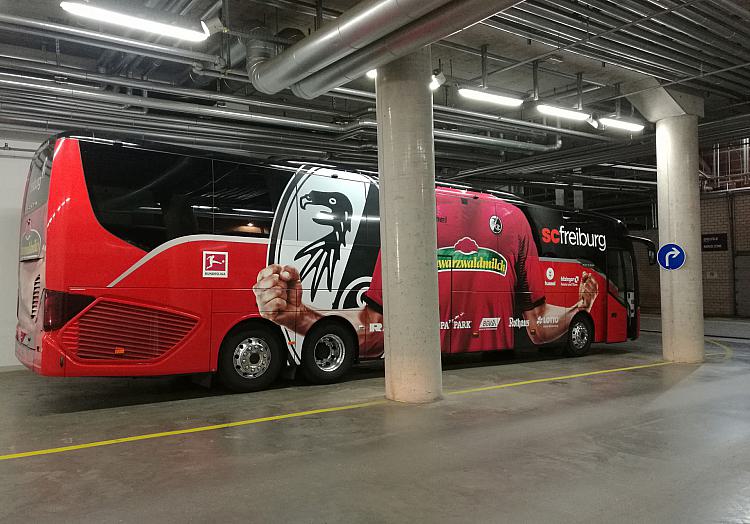Mannschaftsbus des SC Freiburg, über dts Nachrichtenagentur