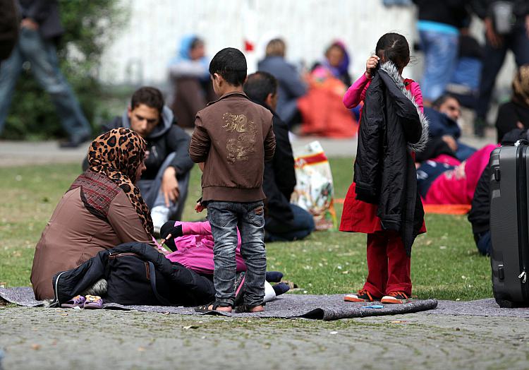 Flüchtlinge an einer Aufnahmestelle (Archiv), über dts Nachrichtenagentur