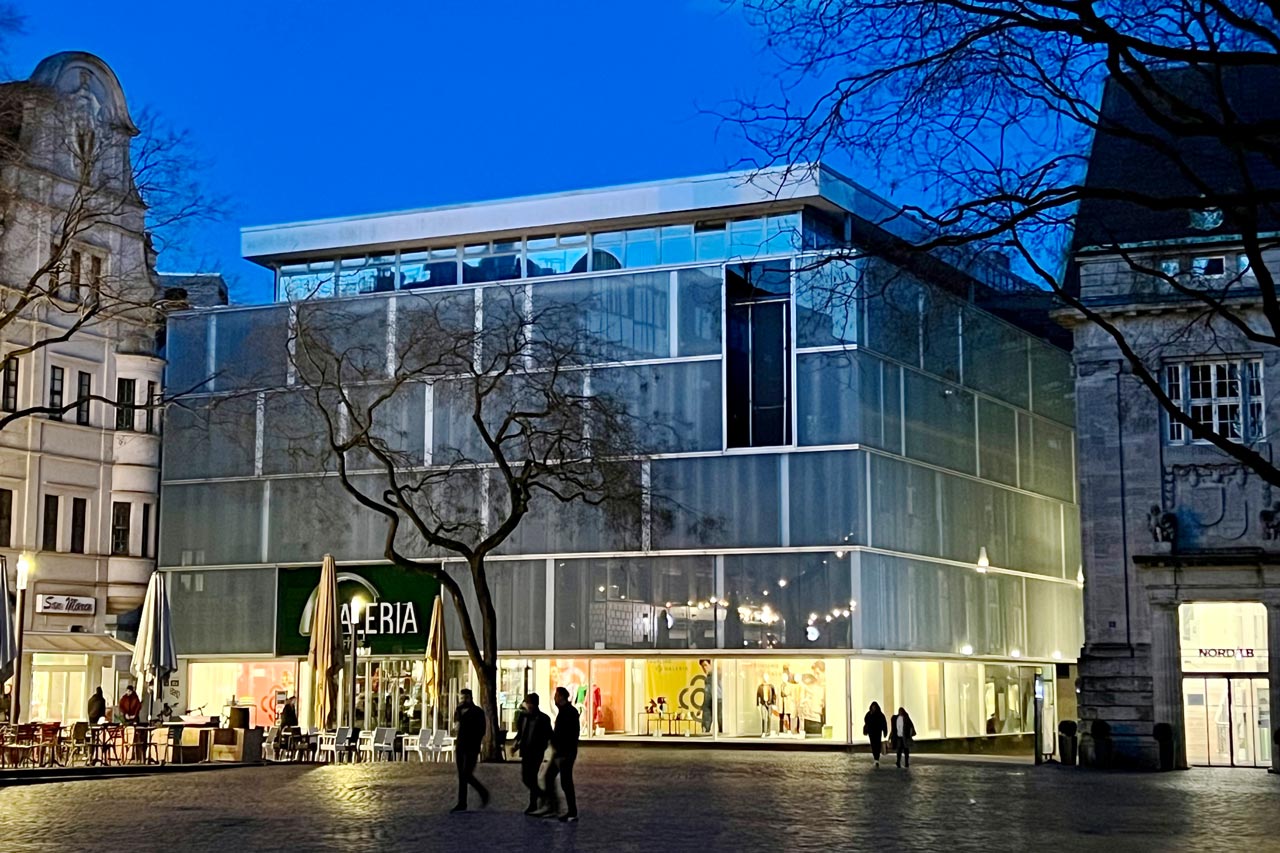 Heute hat der Warenhauskonzern Galeria Karstadt Kaufhof mitgeteilt, dass der Standort Oldenburg nun doch erhalten werden sollen.