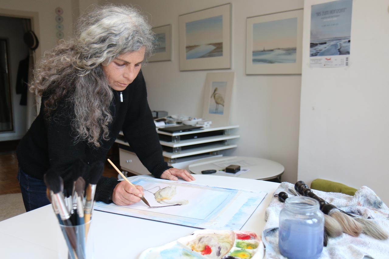 Für eine neue Ausstellung in Wilhelmshaven ab September arbeitet Alice Abed el Sayed derzeit an Löfflern als Motive.