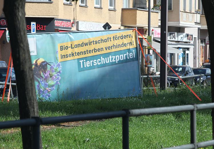 Wahlplakat für Tierschutzpartei, über dts Nachrichtenagentur