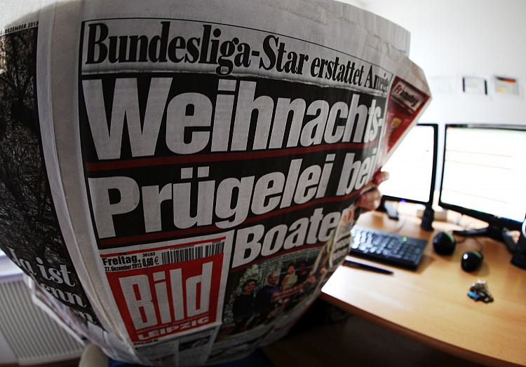 Leserin mit Bild-Zeitung (Archiv), über dts Nachrichtenagentur