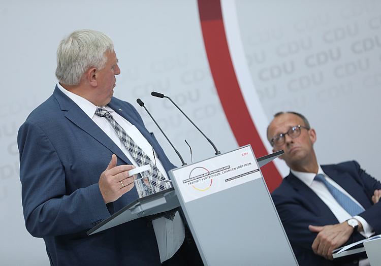 Karl-Josef Laumann und Friedrich Merz (Archiv), über dts Nachrichtenagentur