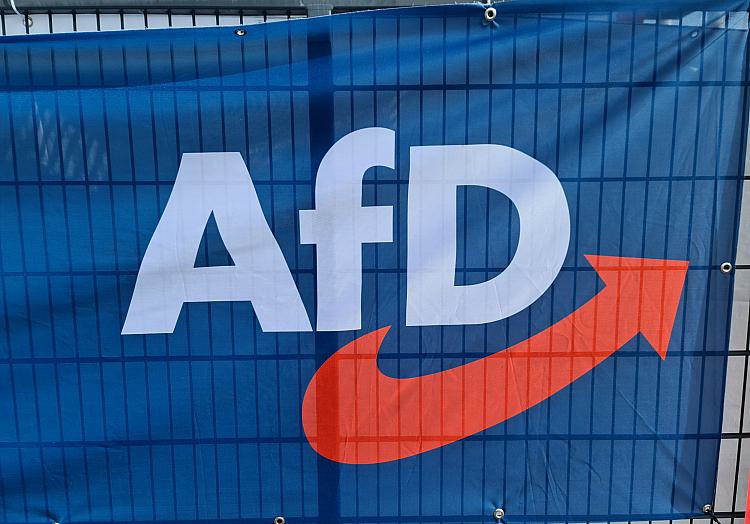 Logo vor AfD-Parteitag am 28.07.2023, über dts Nachrichtenagentur