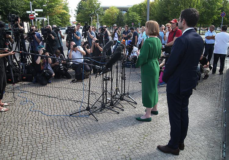Paus und Buschmann bei der Vorstellung des Gesetzesentwurfs, über dts Nachrichtenagentur