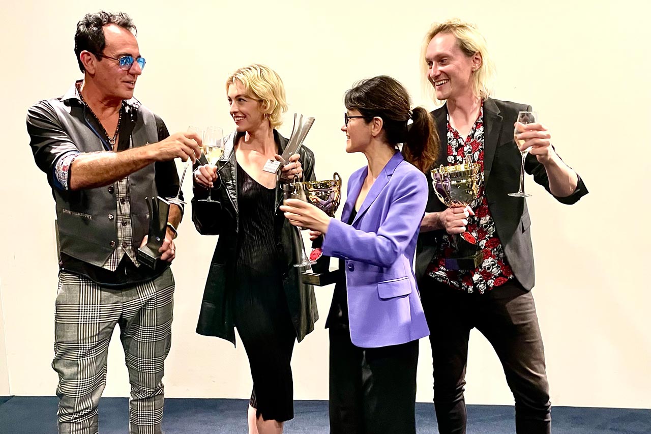 Große Freude über ihre German Independence Awards herrschte bei (von links): Jon Jacobs, Alexandrea Meyer, Ayşe Polat, sowie Jérôme Vandewattyne.