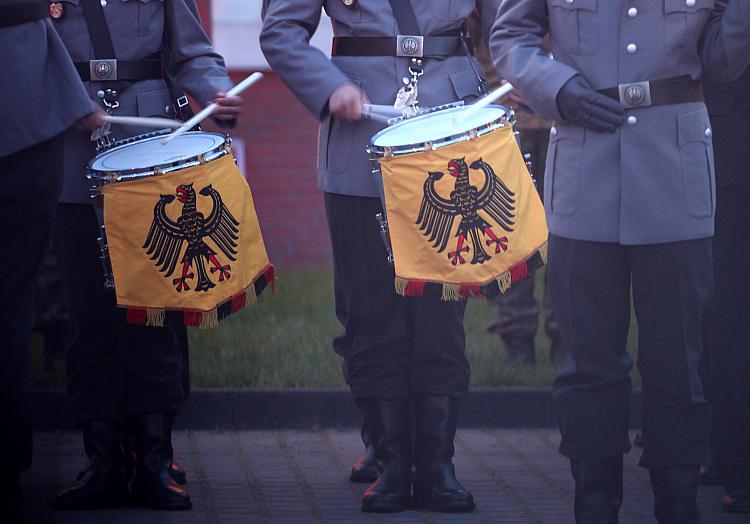 Bundeswehr-Soldaten beim Großen Zapfenstreich (Archiv), über dts Nachrichtenagentur