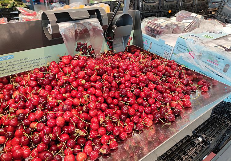 Kirschen im Supermarkt (Archiv), über dts Nachrichtenagentur