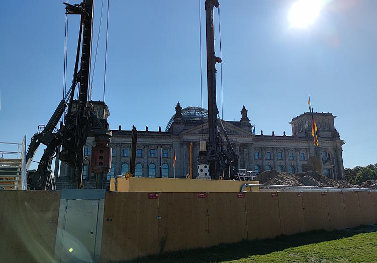 Baustelle vor Deutschem Bundestag (Archiv), über dts Nachrichtenagentur