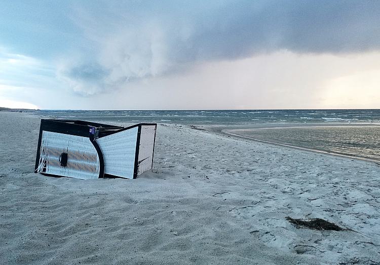 Umgekippter Strandkorb (Archiv), über dts Nachrichtenagentur