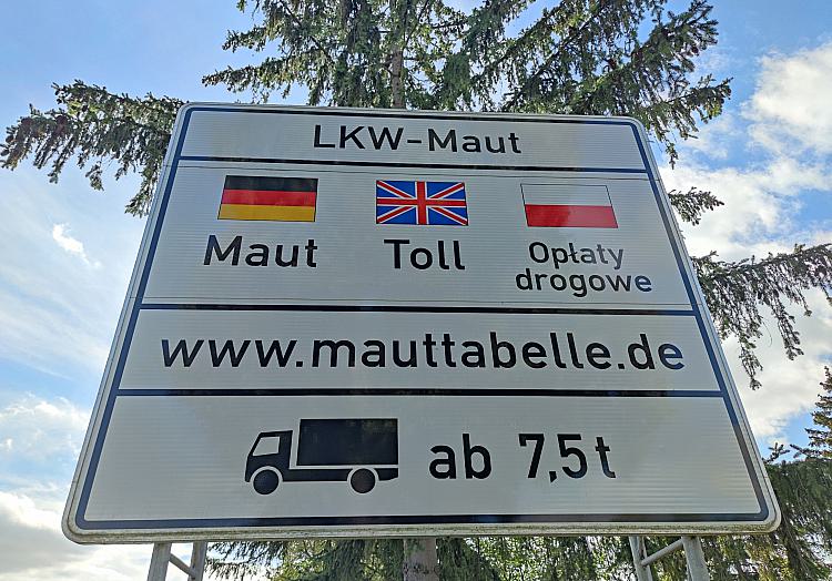 Hinweisschild auf LKW-Maut (Archiv), über dts Nachrichtenagentur