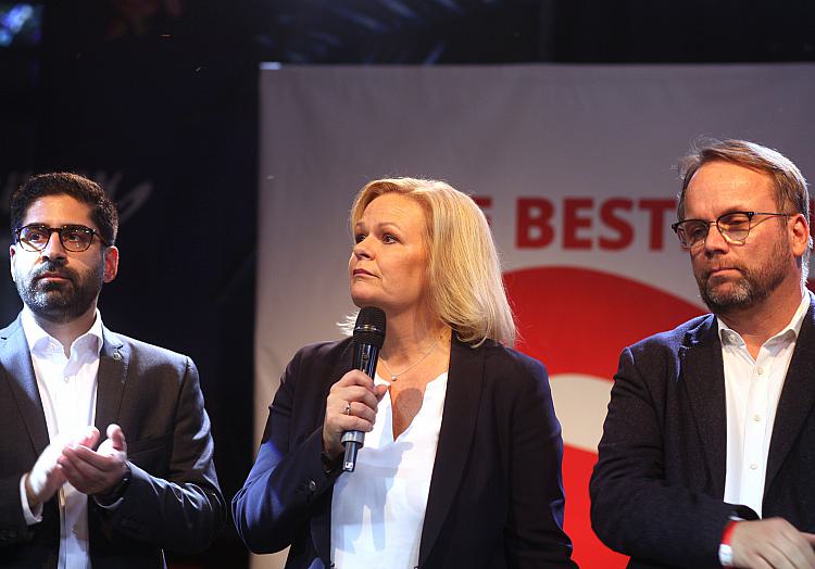 SPD-Wahlparty mit Kaweh Mansoori, Nancy Faeser, Timon Gremmels am 08.10.2023, über dts Nachrichtenagentur