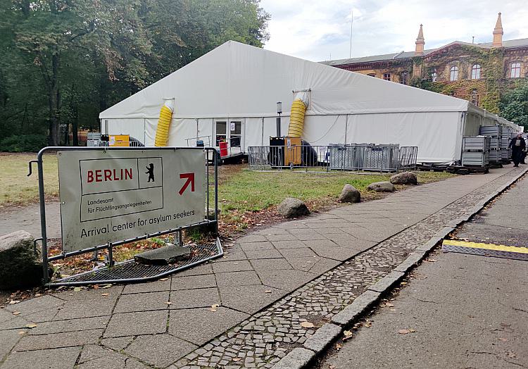 Ankunftszentrum für Flüchtlinge (Archiv), über dts Nachrichtenagentur