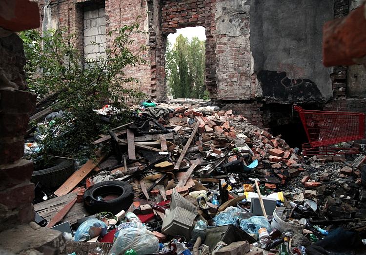 Müll in einer Ruine (Archiv), via dts Nachrichtenagentur