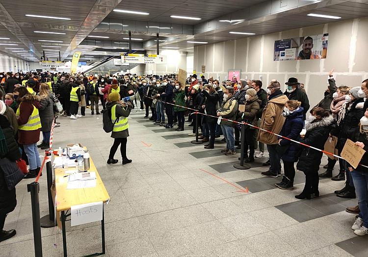 Helfer und Gastgeber warten auf Flüchtlinge aus der Ukraine (Archiv), via dts Nachrichtenagentur