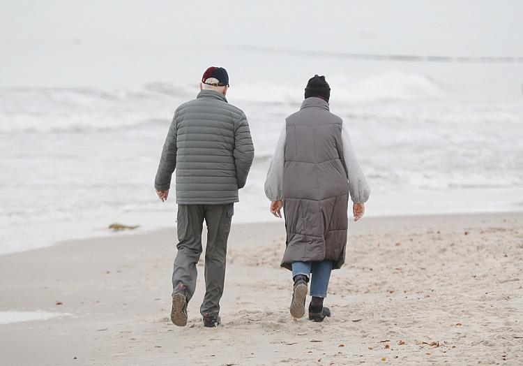 Senioren am Strand (Archiv), via dts Nachrichtenagentur