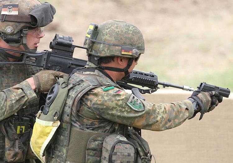 Bundeswehr-Soldat mit Pistole (Archiv), via dts Nachrichtenagentur