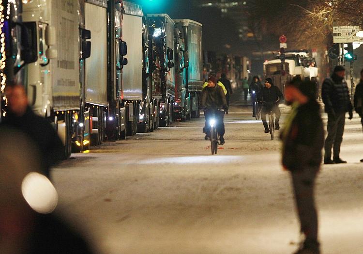 Demo von Lkw-Fahrern und Bauern am 18.01.2024, via dts Nachrichtenagentur