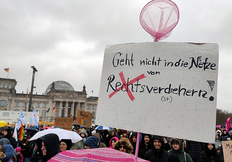 Demo gegen Rechtsextremismus am 03.02.2024, via dts Nachrichtenagentur