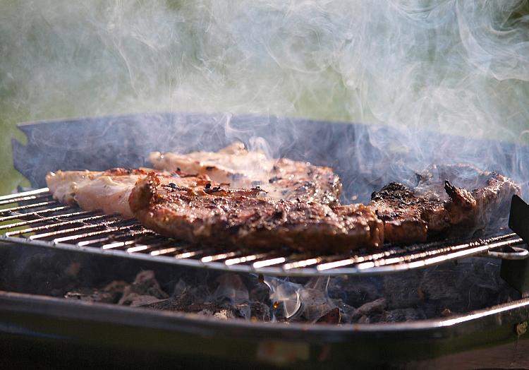 Steak auf einem Grill (Archiv), via dts Nachrichtenagentur
