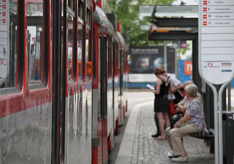 Straßenbahnhaltestelle (Archiv), via dts Nachrichtenagentur