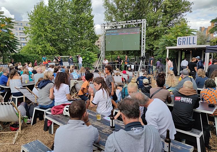 Public Viewing im Berliner Biergarten BRLO (Archiv), via dts Nachrichtenagentur