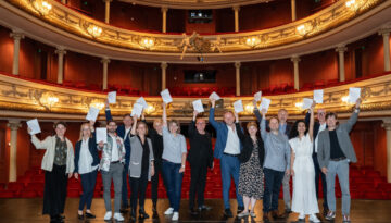 StaatstheaterpraesentiertSpielzeit