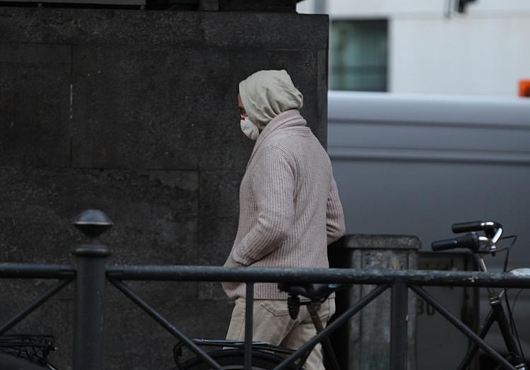 Mann mit Maske (Archiv), via dts Nachrichtenagentur