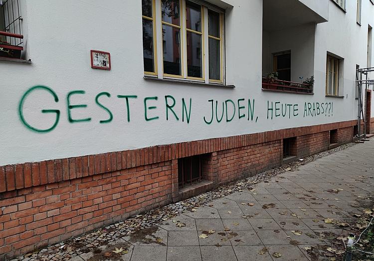 Beschmierte Hauswand (Archiv), via dts Nachrichtenagentur