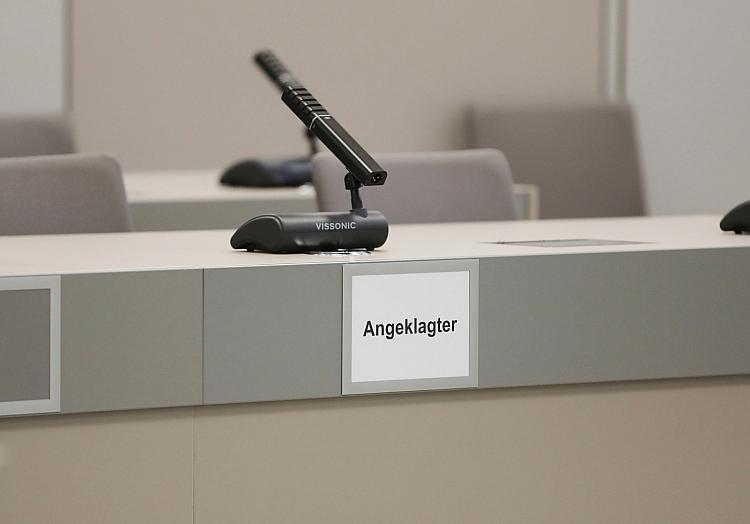 Schild mit der Aufschrift `Angeklagter` (Archiv), via dts Nachrichtenagentur