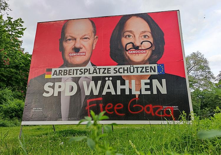 Beschmiertes SPD-Wahlplakat zur Europawahl (Archiv), via dts Nachrichtenagentur