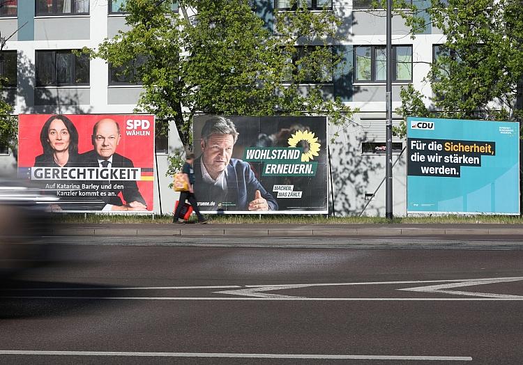Wahlplakate zur Europawahl (Archiv), via dts Nachrichtenagentur