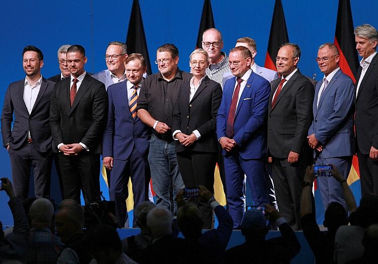 Der neue AfD-Bundesvorstand beim Bundesparteitag im Juni 2024, via dts Nachrichtenagentur