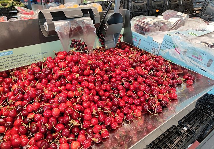 Kirschen im Supermarkt (Archiv), via dts Nachrichtenagentur