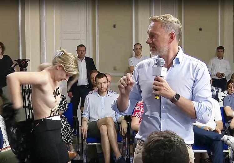 Livestream zeigt Femen-Protest bei Auftritt von Christian Lindner am 08.09.2024, via dts Nachrichtenagentur