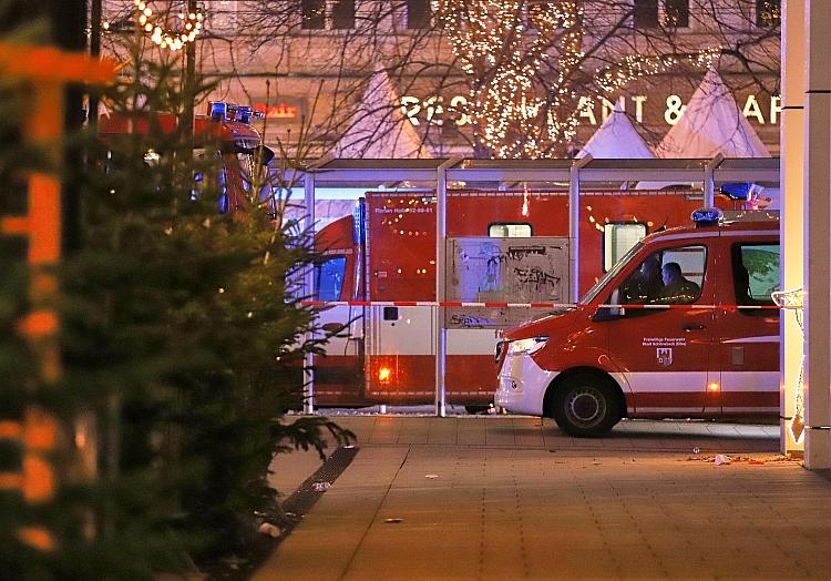 Auto rast auf Magdeburger Weihnachtsmarkt in Menschenmenge am 20.12.2024, via dts Nachrichtenagentur