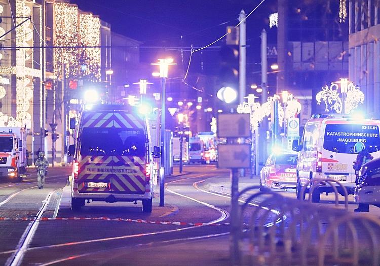 Auto rast auf Magdeburger Weihnachtsmarkt in Menschenmenge am 20.12.2024, via dts Nachrichtenagentur