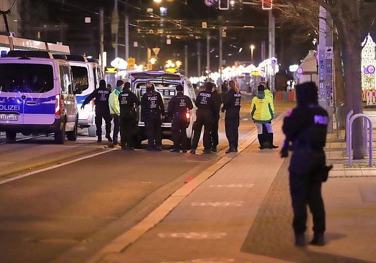 Einsatzkräfte am Tatort nach Anschlag auf Magdeburger Weihnachtsmarkt am 21.12.2024, via dts Nachrichtenagentur
