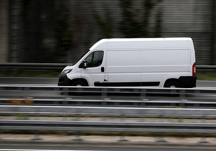 Transporter auf einer Autobahn (Archiv), via dts Nachrichtenagentur