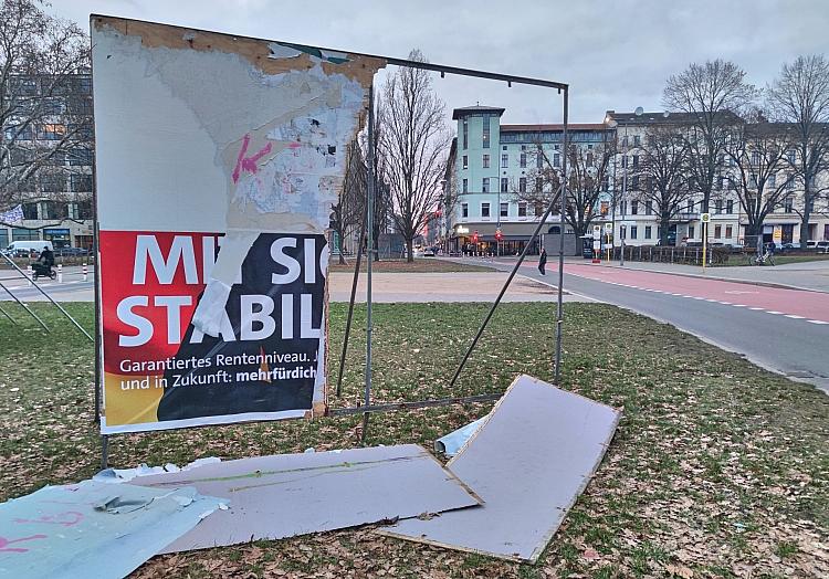 Zerstörtes SPD-Wahlplakat (Archiv), via dts Nachrichtenagentur