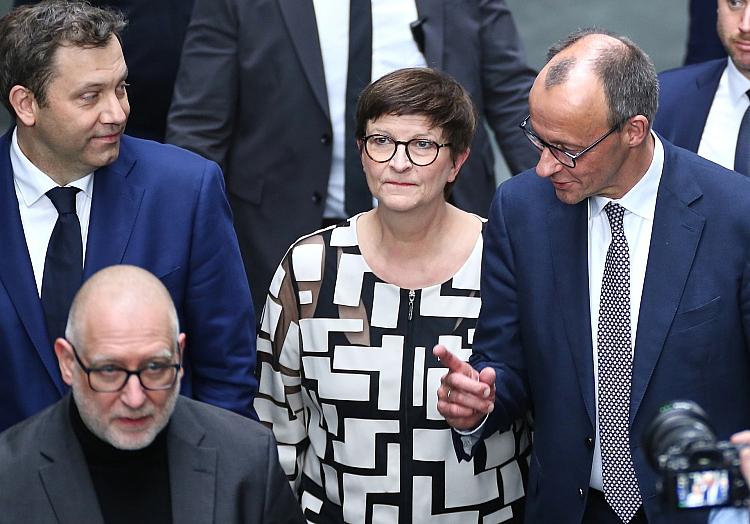 Saskia Esken, Lars Klingbeil und Friedrich Merz am 09.04.2025, via dts Nachrichtenagentur