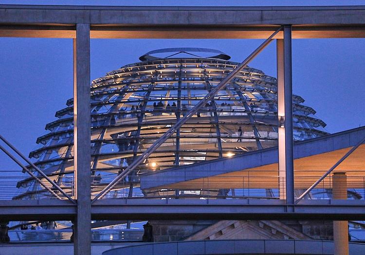 Reichstagskuppel am 09.04.2025, via dts Nachrichtenagentur