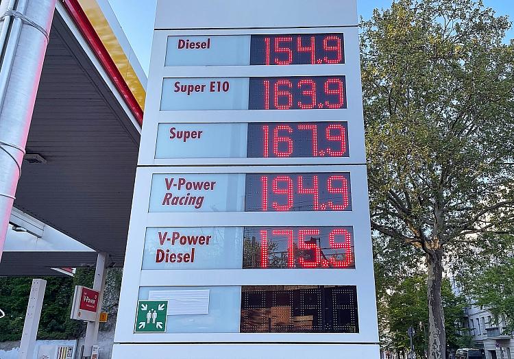 Shell-Tankstelle am 25.04.2025, via dts Nachrichtenagentur