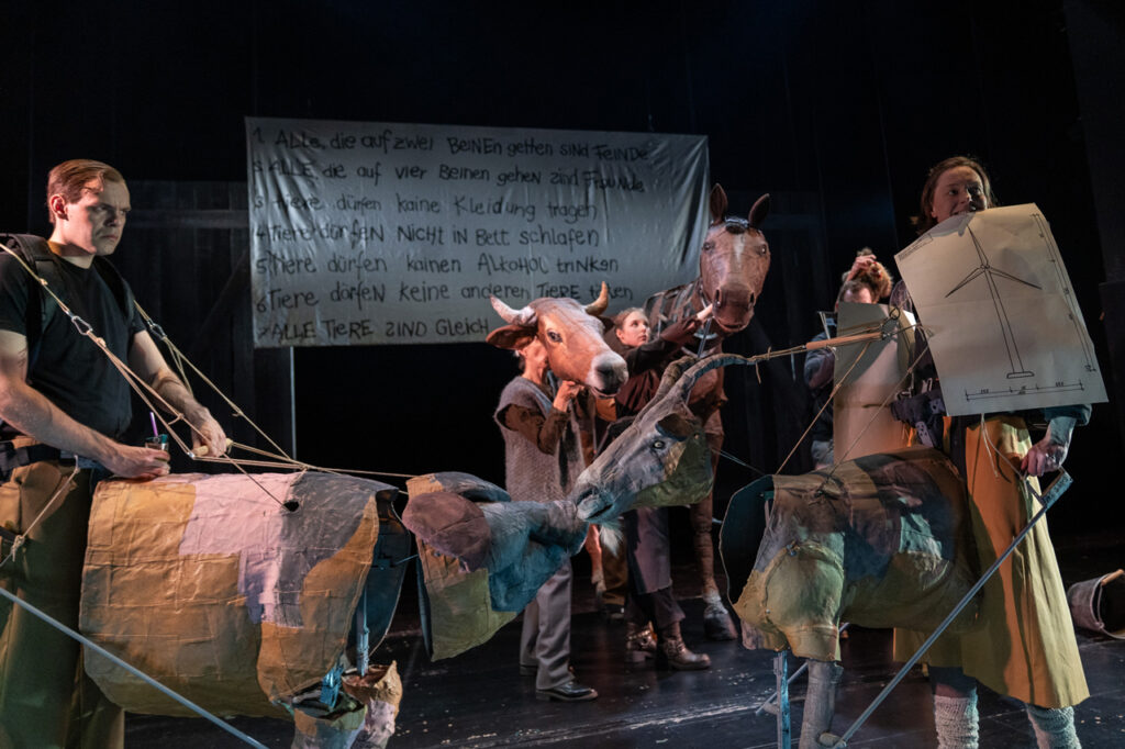 Staatstheater: „Farm der Tiere“ perfekt im Heute