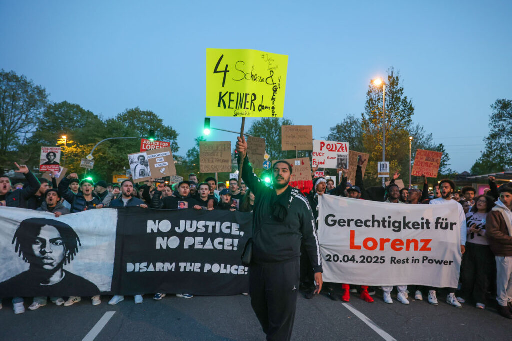 Gedenken an Lorenz: Tausende demonstrieren in Oldenburg