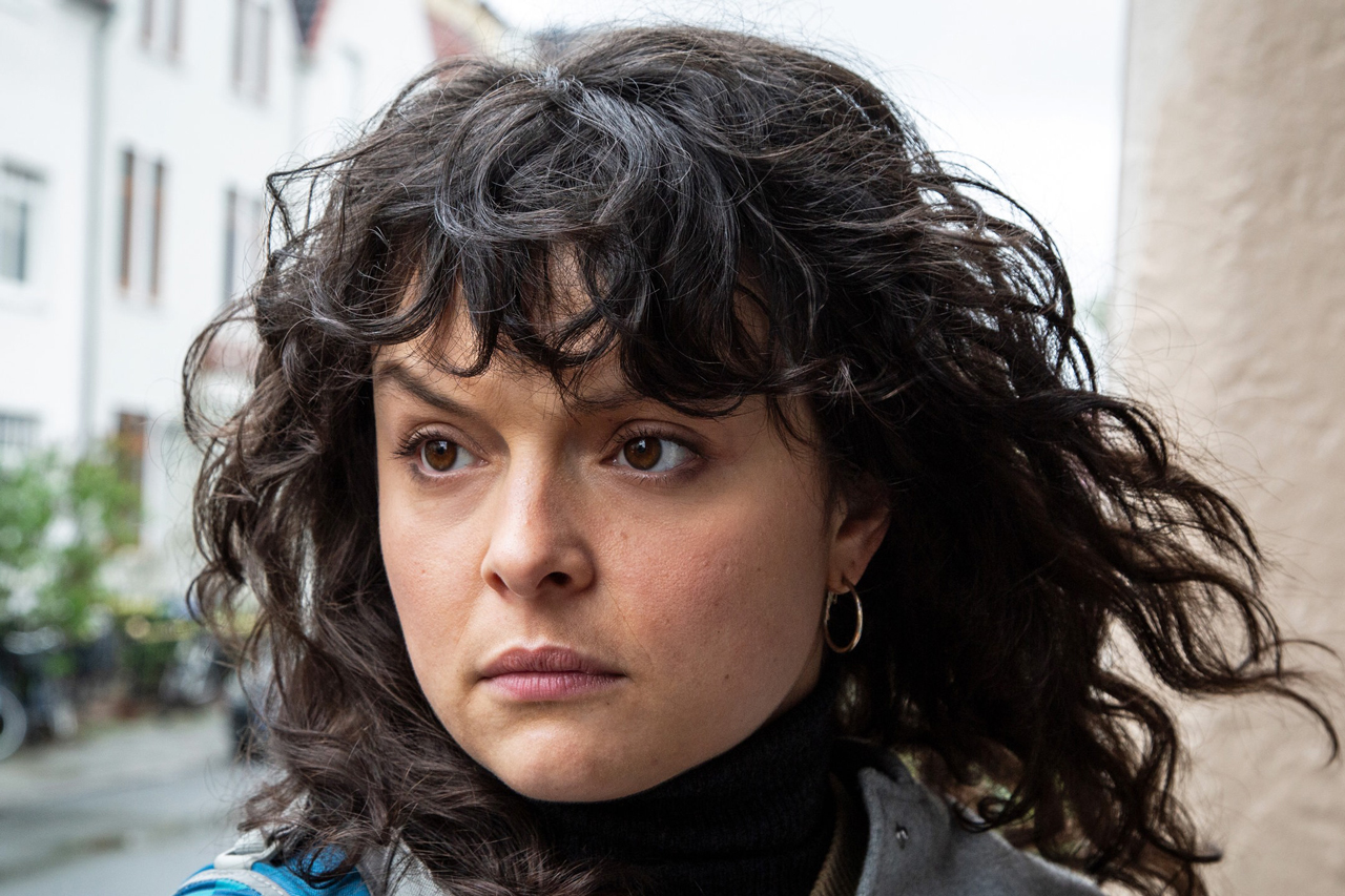 Via Jikeli als Rani Ewers im Bremer Tatort „Solange du atmest“.