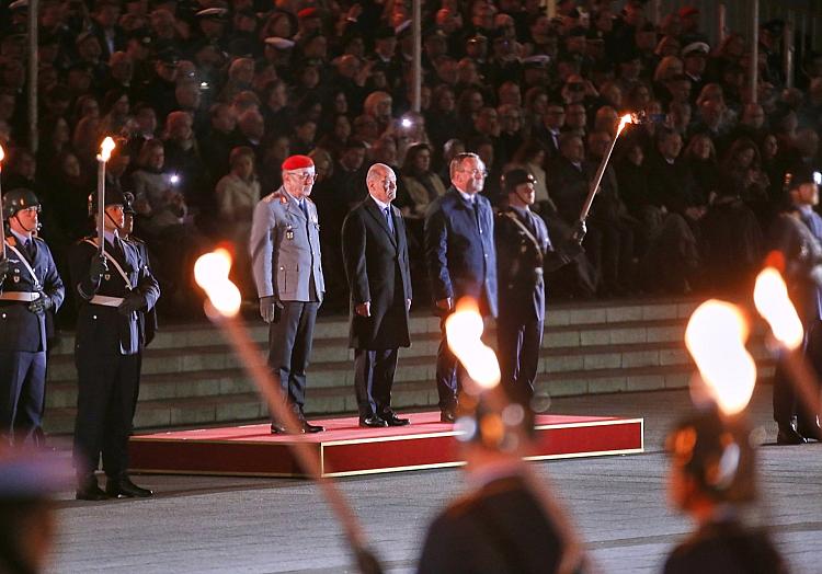 Großer Zapfenstreich für Olaf Scholz am 05.05.2025, via dts Nachrichtenagentur